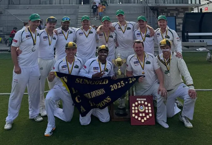 Gators players celebrating a premiership